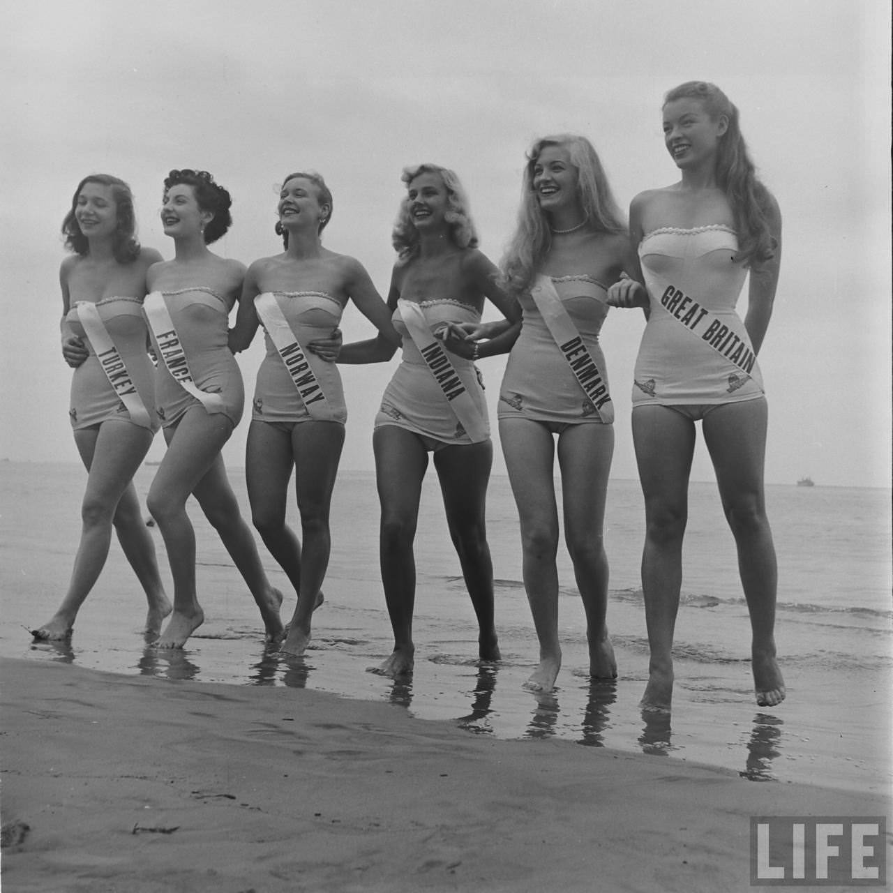 21 Historical Photos Of 1952 Beauty Pageants To Pique Your Interest