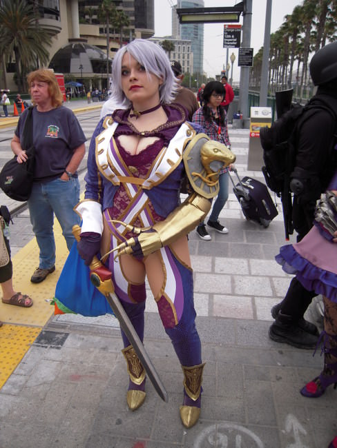 33 On-point Cosplays That Will Make Your Day A Good One