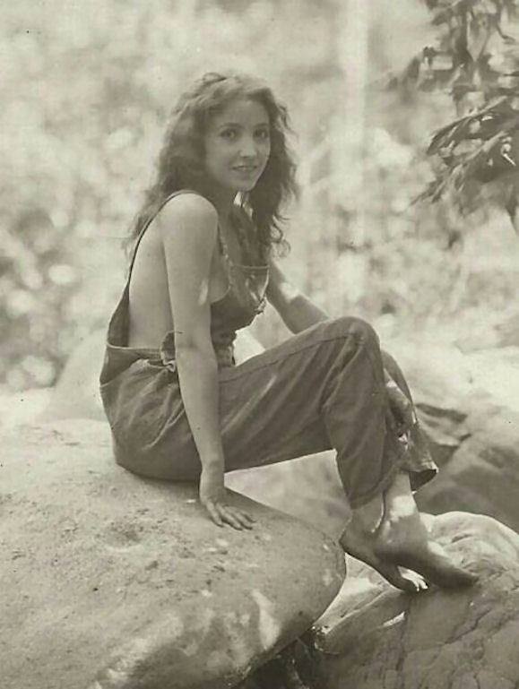 Bessie Love, silent film star of the 1920s.