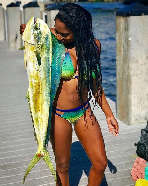 47 Great Pics Of Fish And Babes That Will Turn Your Wednesday Into Wetness-day