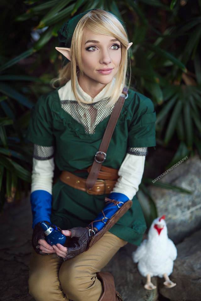 30 Cosplays Sure to Get Your Hands Busy