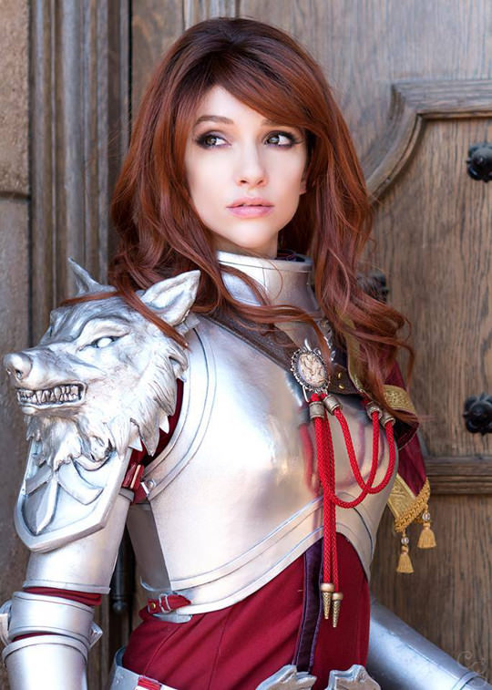 30 Cosplays Sure to Get Your Hands Busy