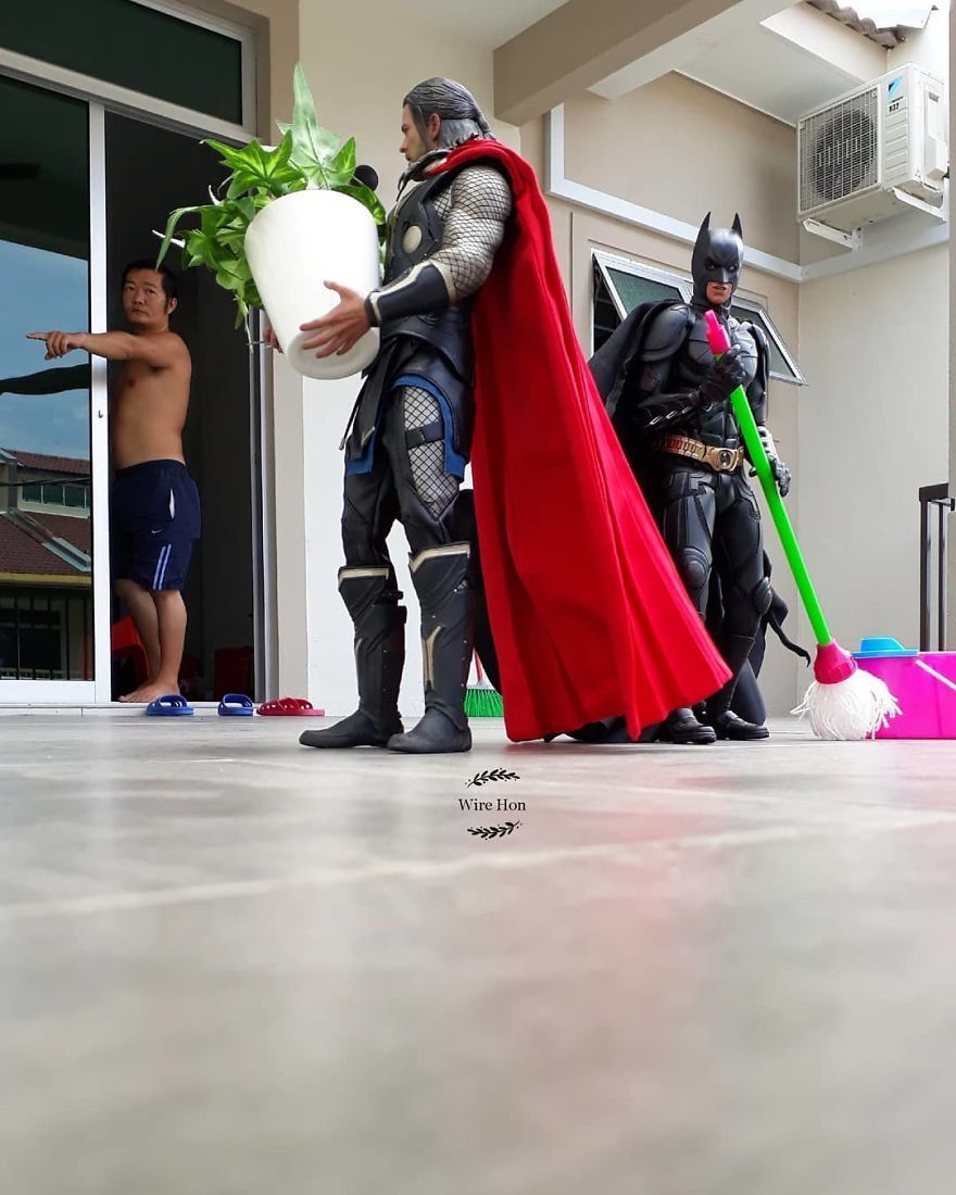 Taking Pictures With Superheroes Is Supereasy Now