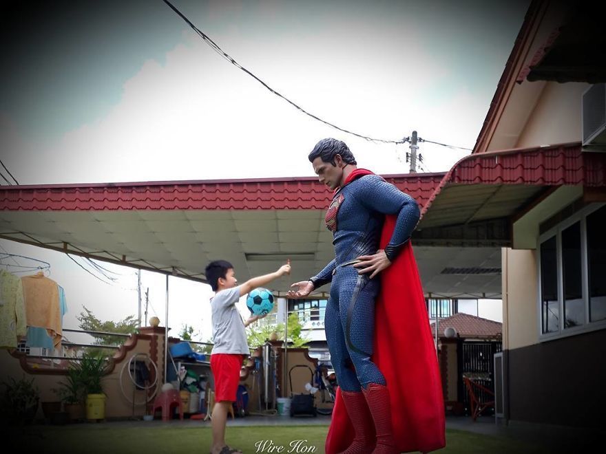 Taking Pictures With Superheroes Is Supereasy Now