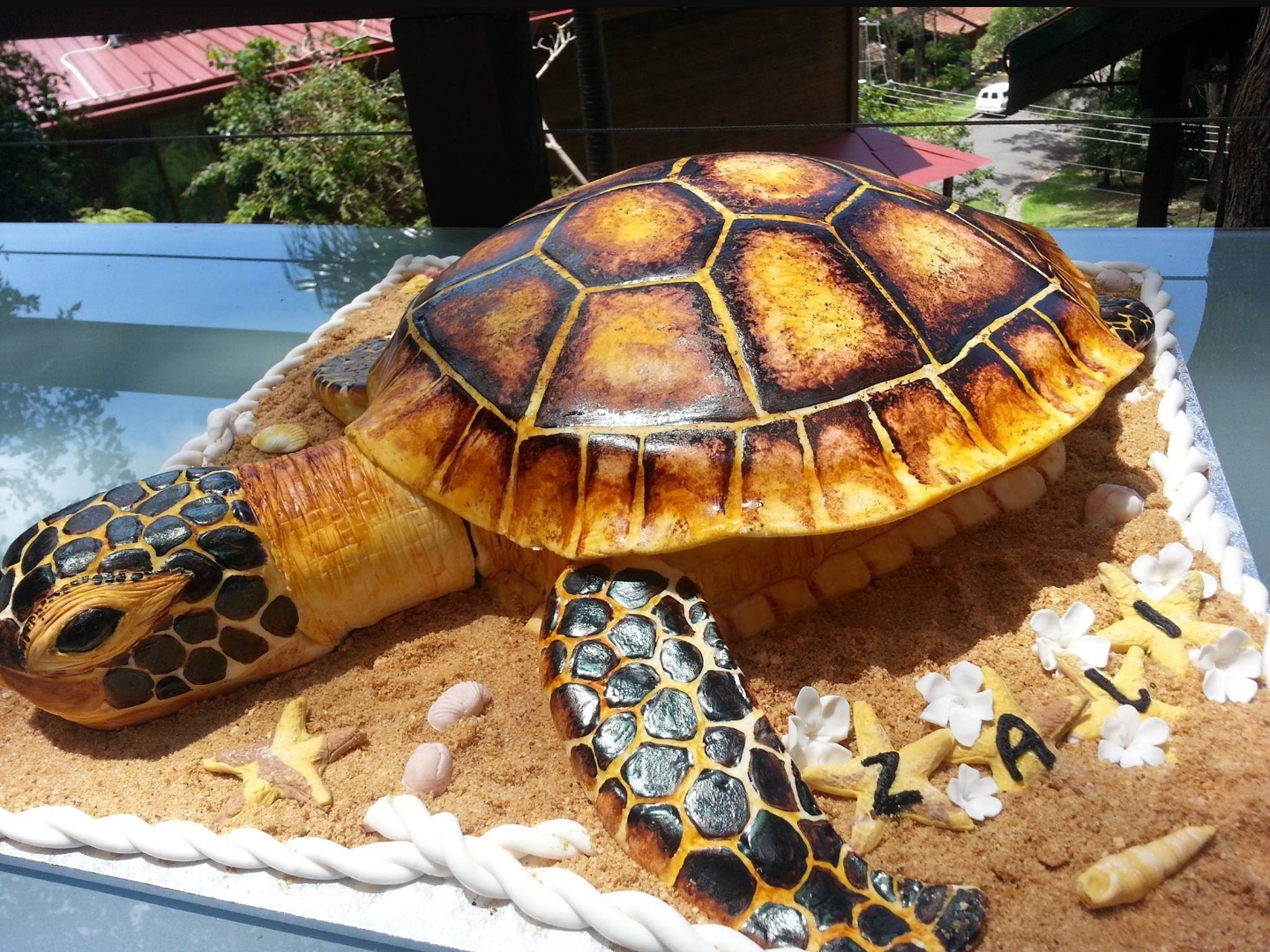 17 Tasty Cakes That Look Like A Mouthful