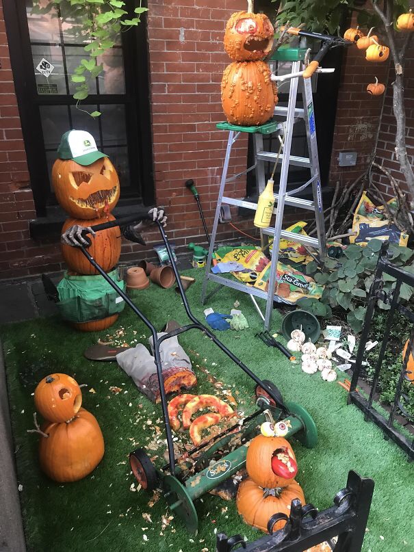 33 Halloween Decorations That Will Remind You You're Already Late