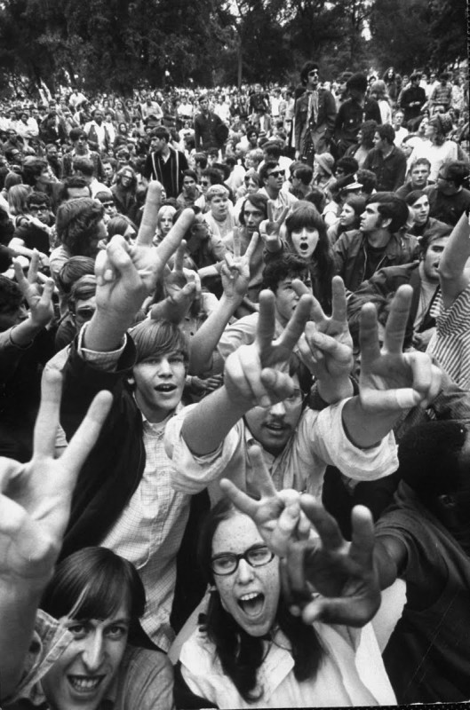 August 1969. Chicago. Lincoln Park. Hippies during during Dem. Natl. Convention.