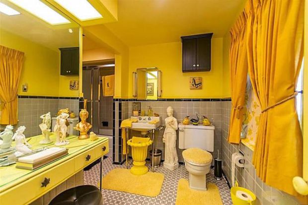 real estate agent posts 25 of the worst home design finds by her fellow agents