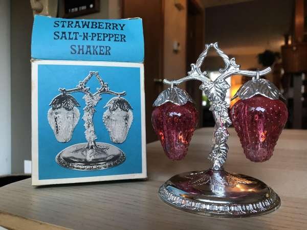 glass - Strawberry SaltNPepper Shaker Mat