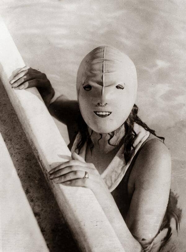 cursed_1920s swim mask