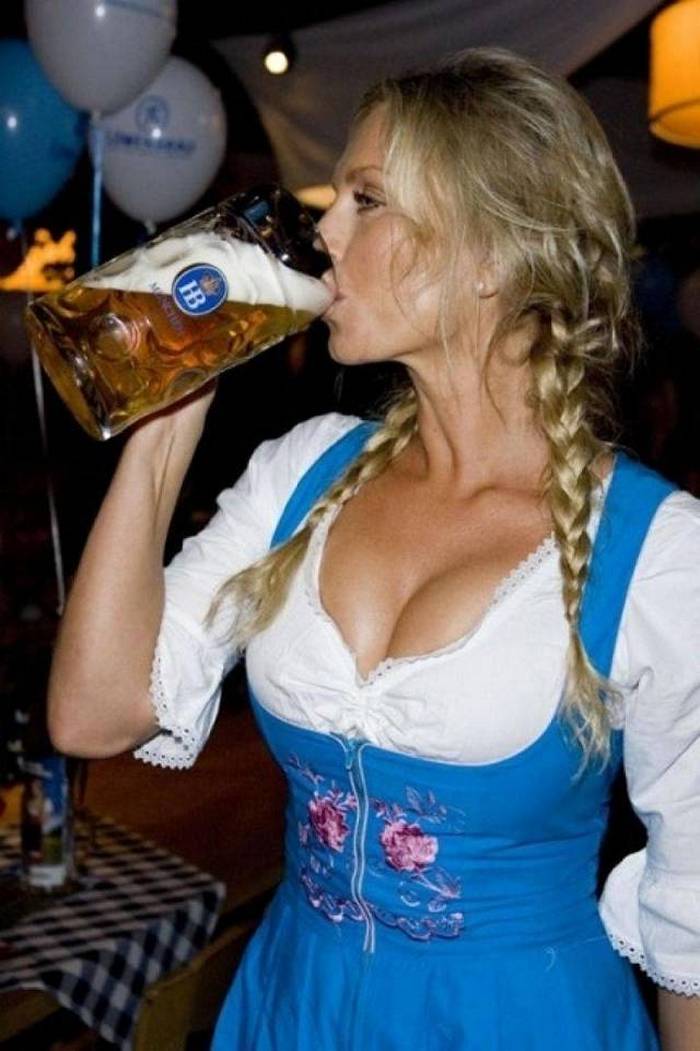 oktoberfest woman - 1