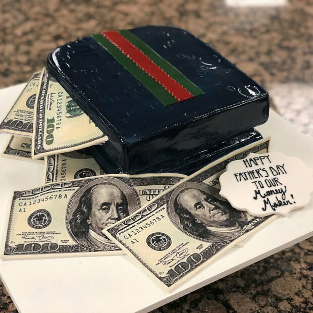 cake that looks like cash