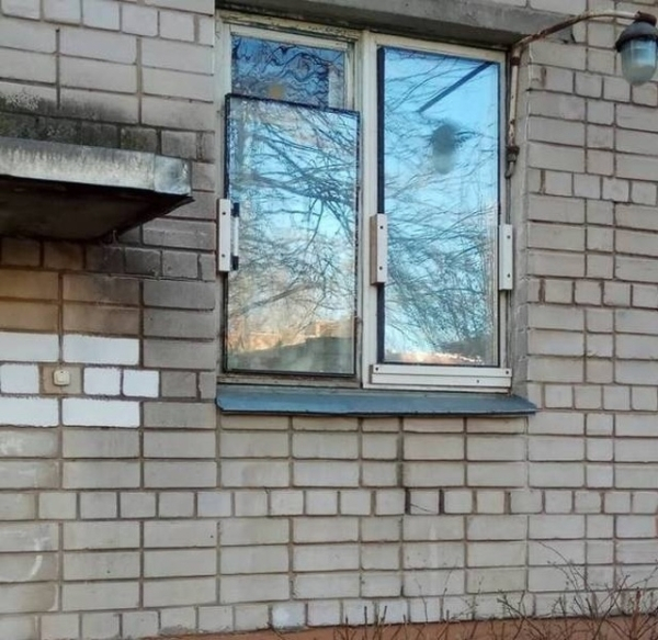 construction fail - A bad window