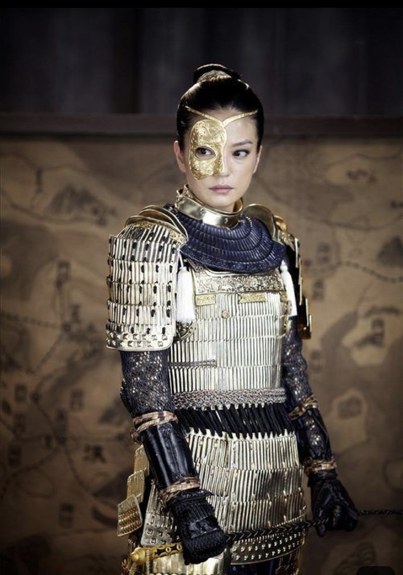 17 Women In Practical Armor So You Can Face Monday With A Smile On Your Face