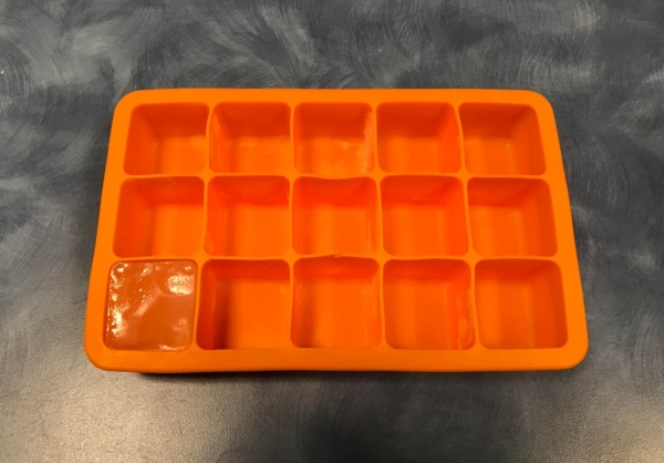 empty ice tray