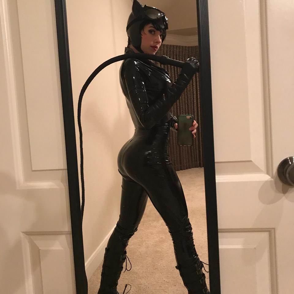 amouranth catwoman