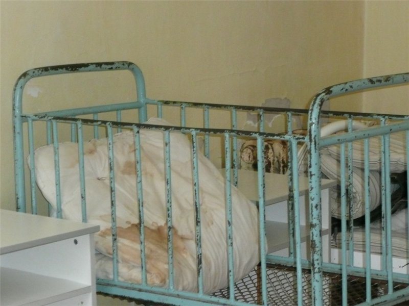 Pictures From Russian Hospitals That Will Make You Hope You'll Never Get Sick There