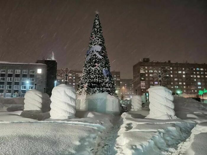 cool winter pics - cool snow sculptures