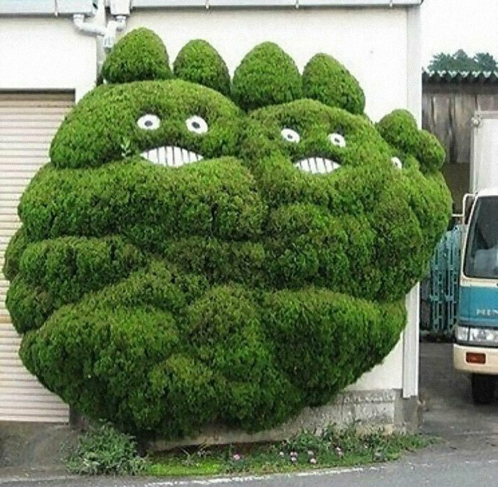 scary topiary - Ne
