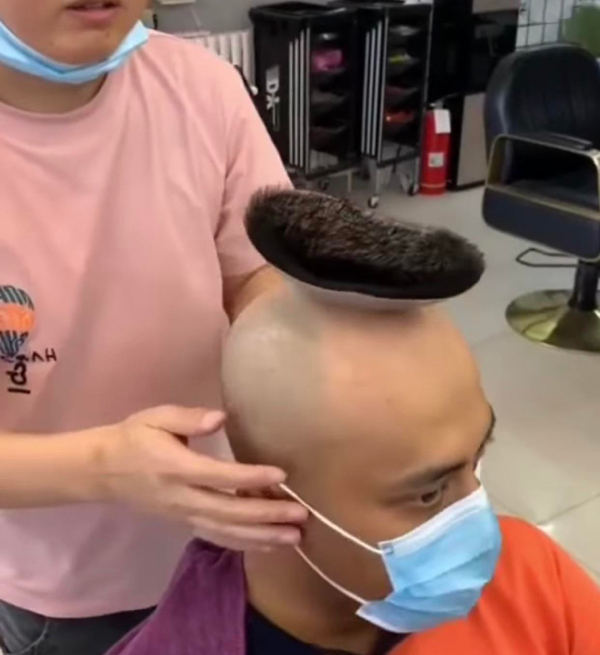 18 People with Bad Hair but Don’t Care