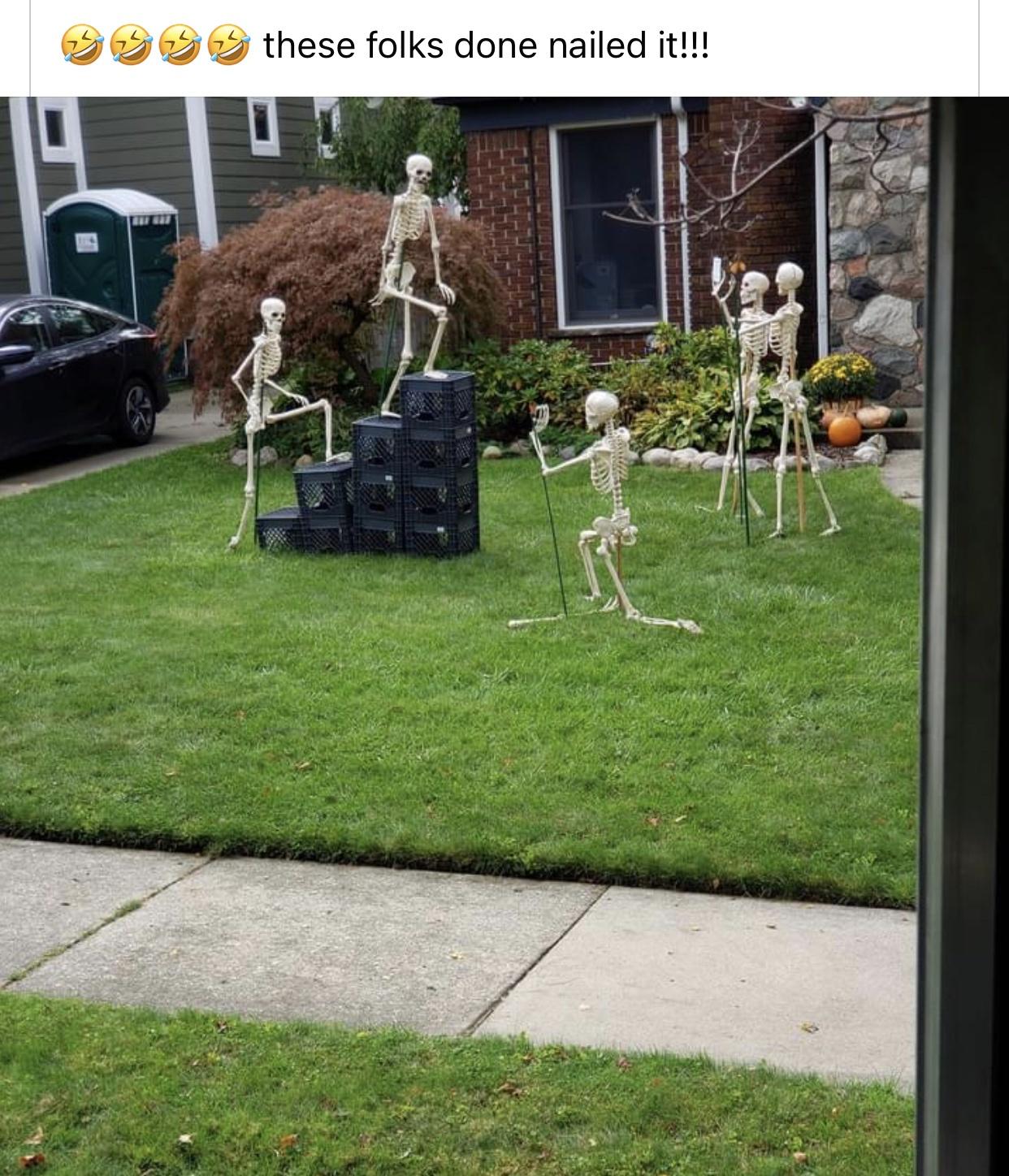 monday morning randomness - anti vax halloween decorations - these folks done nailed it!!!