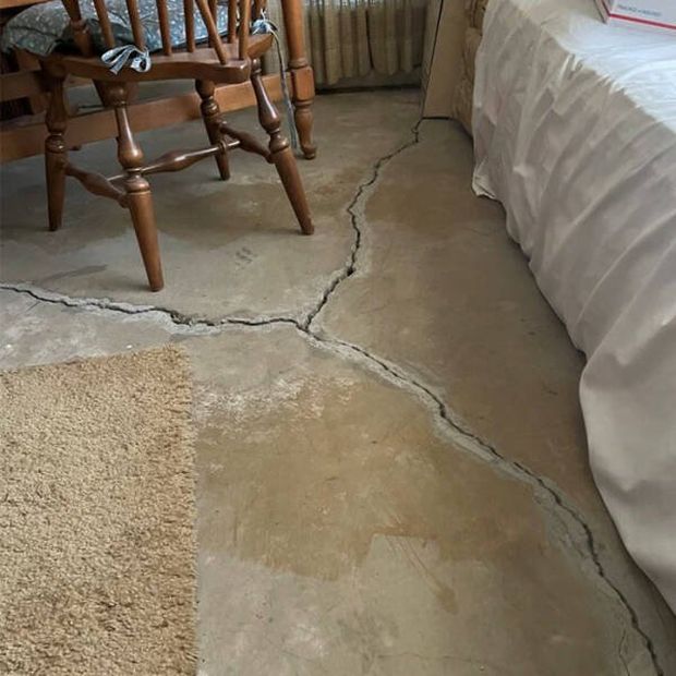 construction fails  - floor cracked