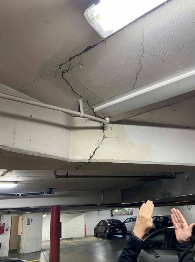 construction fails  - ceiling cracked