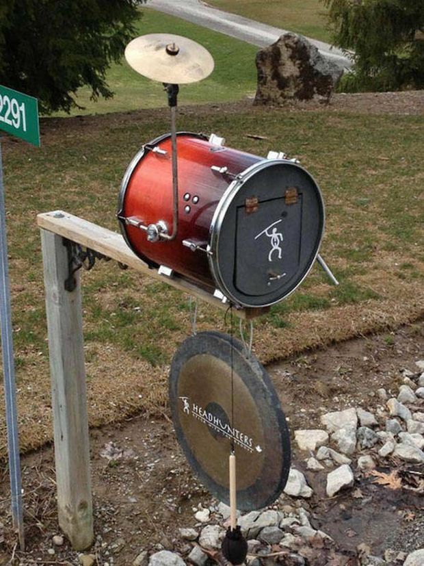 29 Unusual Mailboxes That Have a Message For You