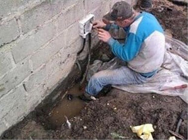 Funny Construction Fails With A Special Visit From Safety Hazards