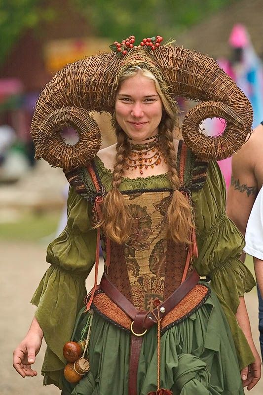 womens renaissance fair costumes