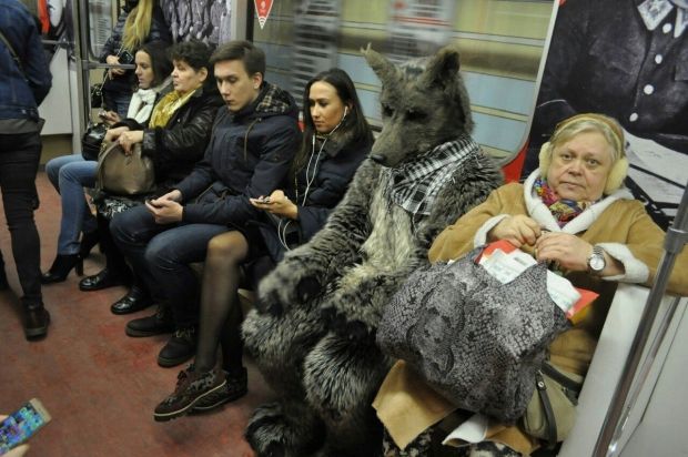 27 Weird Thing Seen In The Subway Probably Going To Their Valentine