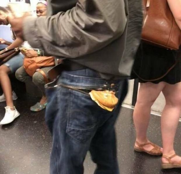 27 Weird Thing Seen In The Subway Probably Going To Their Valentine