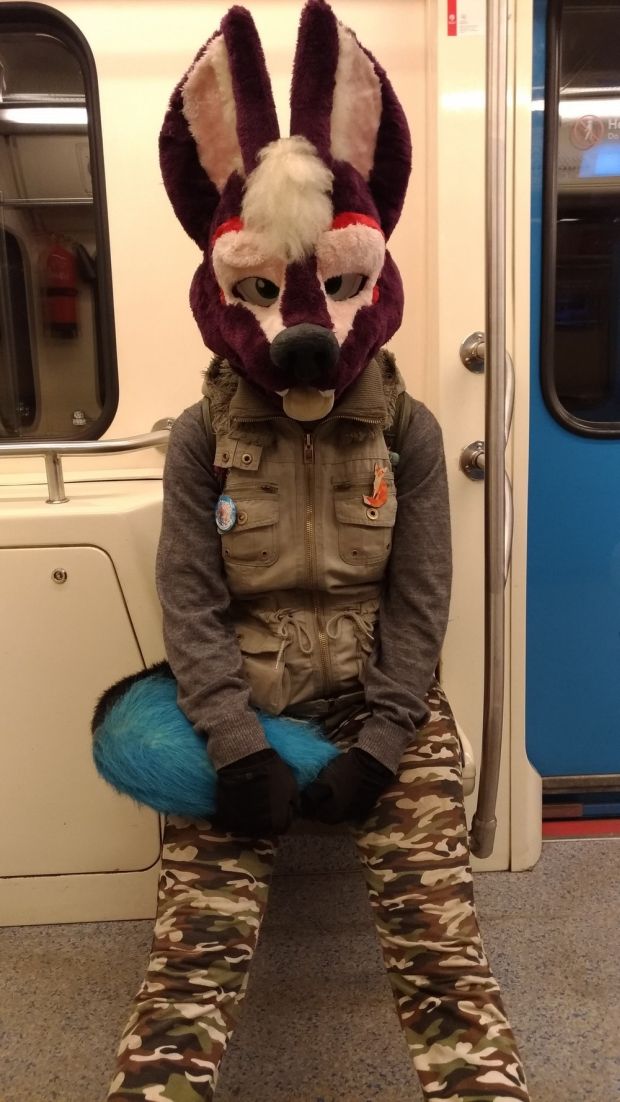 27 Weird Thing Seen In The Subway Probably Going To Their Valentine