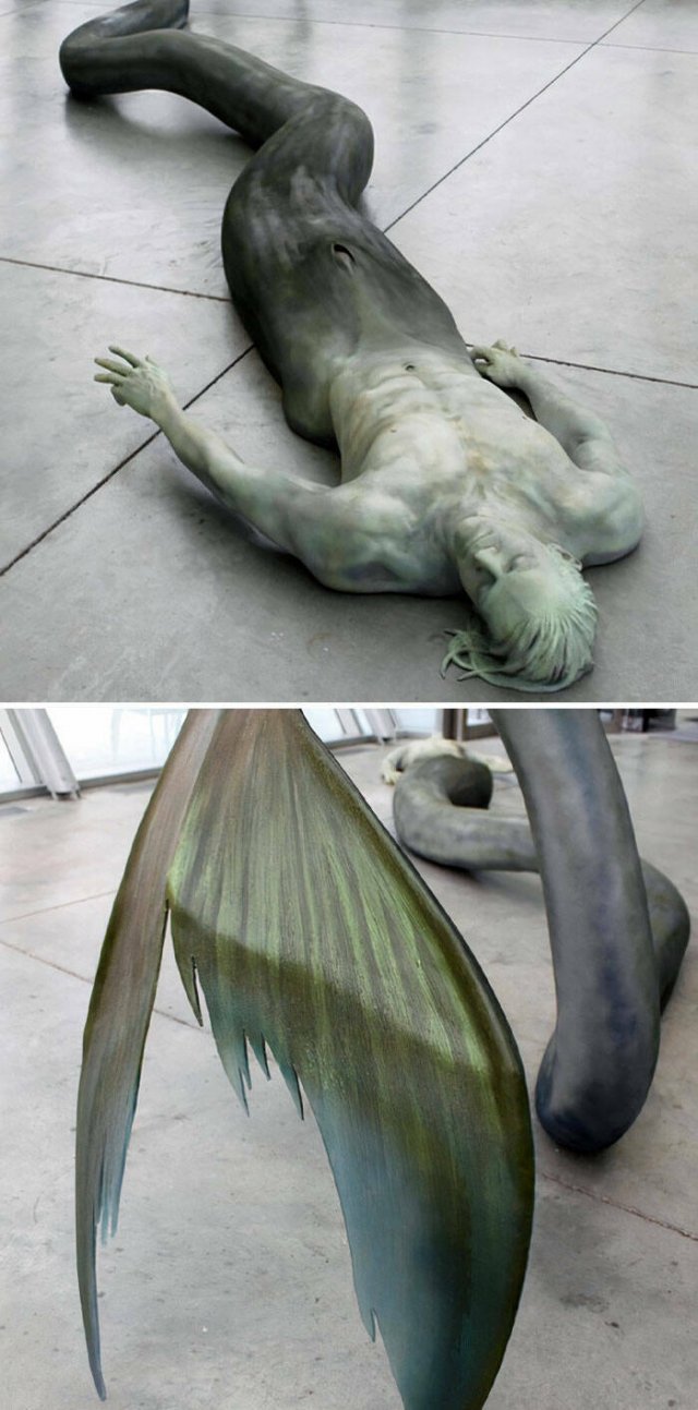 13 Weird Statues Who Probably Move At Night