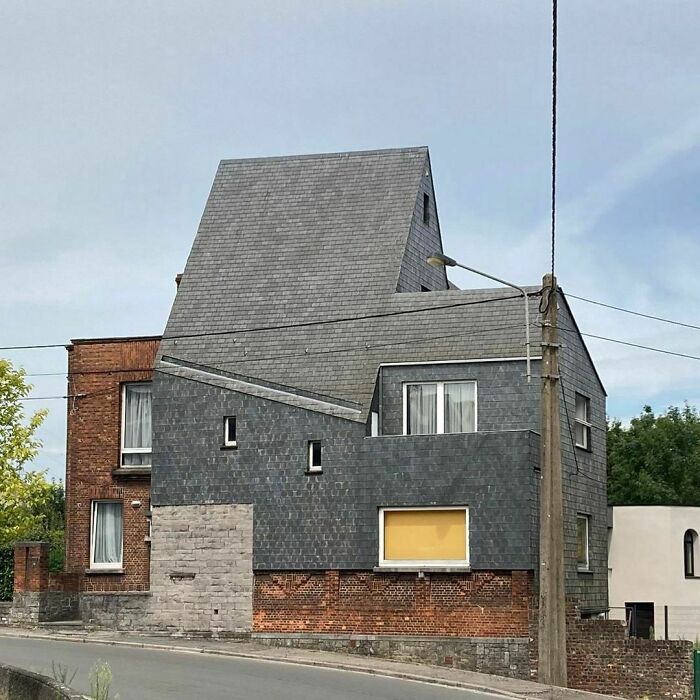 21 WTF Buildings Mixed With Safety Fails For Your Leisure