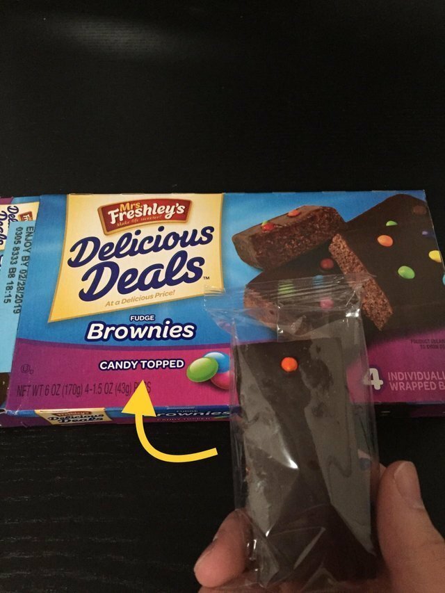 deceptive products and packaging -  cosmic brownie knockoff - Del Enjoy By 0305 8333 B8 02282019 Freshley's Delicious Deals At a Delicious Price! Fudge Brownies Candy Topped Net Wt 6 Oz 1700 41.5 02 430 P Pesa a whi Folduct Sula To Chin D Individuall Wrap