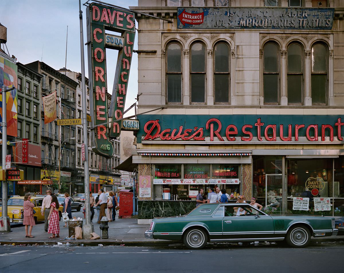 1984 Dave's Restaurant, New York.