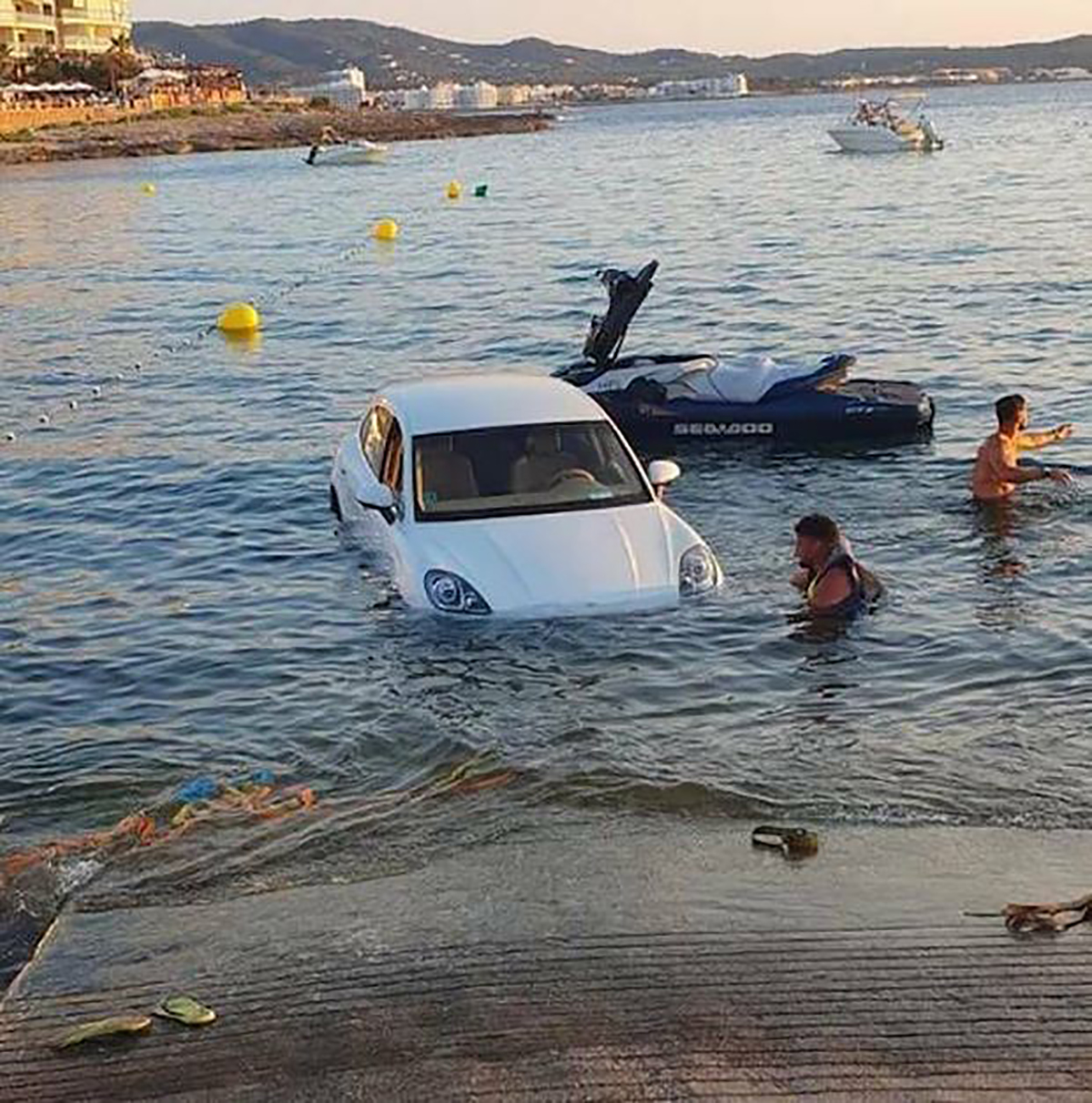 30 People Who Got a 1st Class Ticket for the Fail Boat