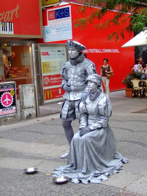Living Statues Around the World