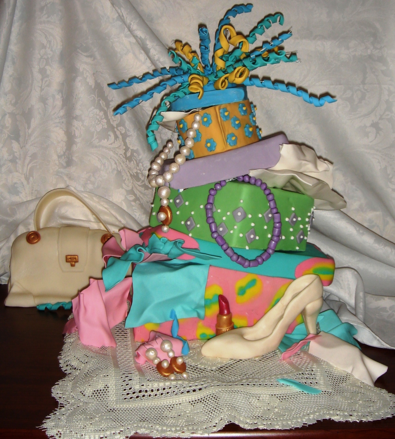 birthday presents cake with cake purse