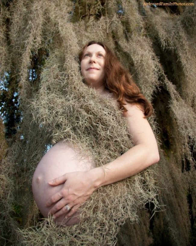 35 Awkward Pregnancy Photos