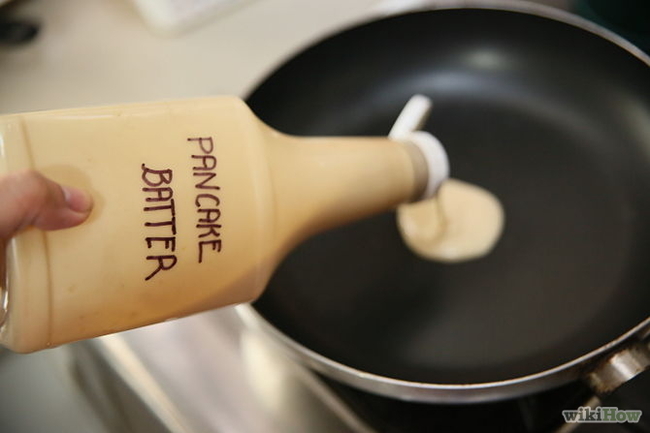 It's 2015...are you still trying to pour perfect pancakes from the bowl? This ketchup bottle trick will change your life.