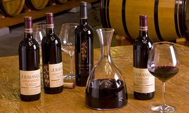 A 2005 study found that the scores of â€œwine expertsâ€ are essentially meaningless, revealing that a typical judgeâ€™s scoring of a wine varied by plus/minus four points over three blind tastings poured from the same bottle.