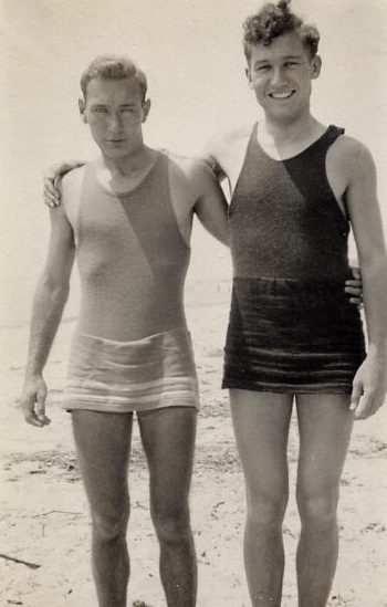 In May 1917, the American Association of Park Superintendents published in its “Bathing Suit Regulations” that men’s suits should include a “skirt” worn outside the swimming trunks. Men could also wear flannel knee pants with a vest front.