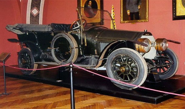 Archduke Franz Ferdinand’s car in which he was assassinated had a license plate that read “A III118″. World War 1 ended with an Armistice on 11-11-18.