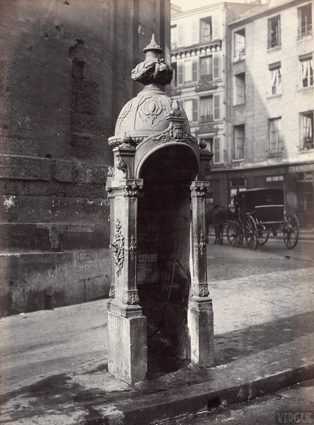 An urinal. Paris. 1875.