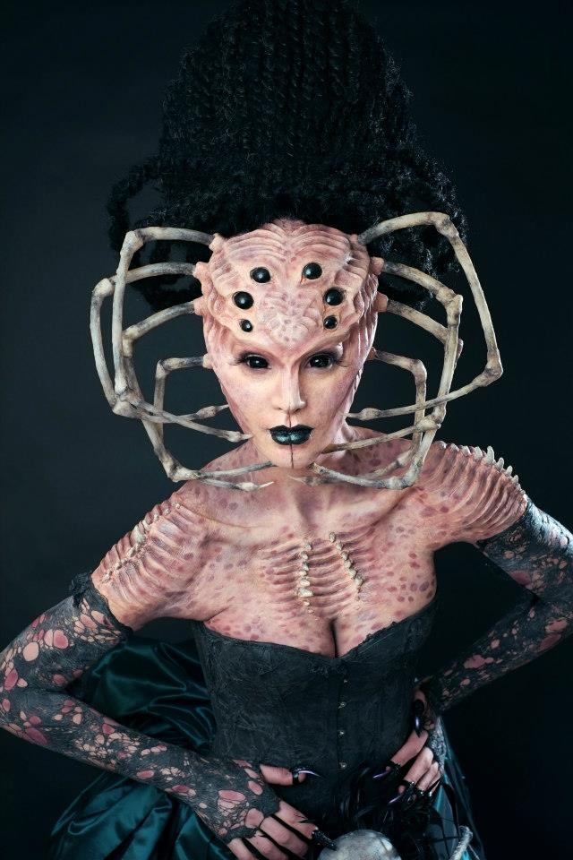20 Terrifying Horror Makeup Girls