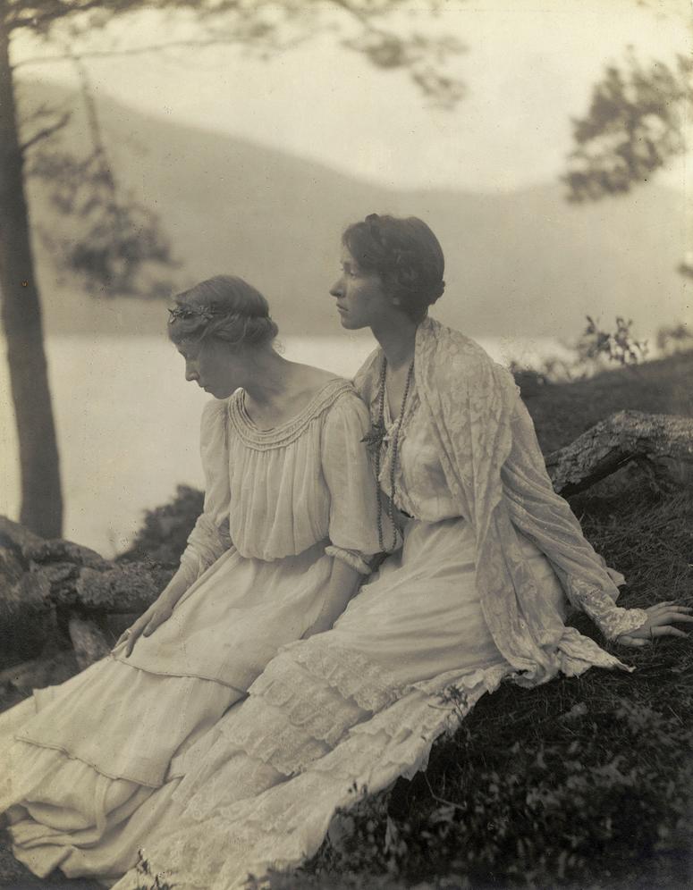 Two Women under a Tree, 1906.
