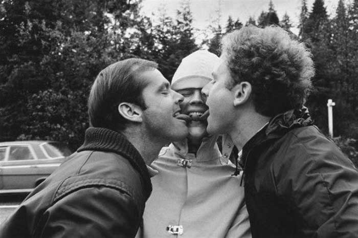 Jack Nicholson, Candice Bergen and Art Garfunkel kissing on the set of Carnal 

Knowledge (1971).