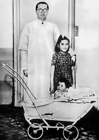 The youngest mother on record was Lina Medina from Peru, who gave birth 

to a baby boy when she was 5 years old, in 1939.
